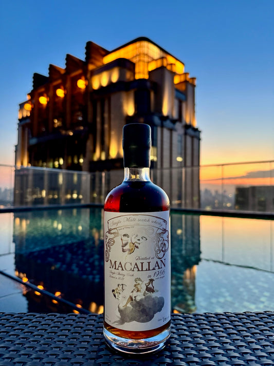 Macallan 35 Years Old: Water of Victory 12